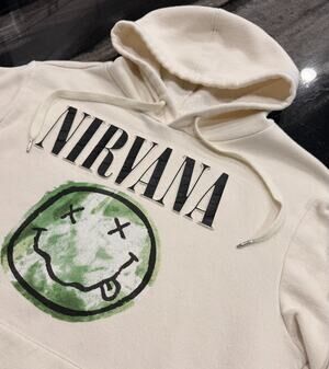 Nirvana Smiley Face Hoodie Mens Medium Cream Green Grunge Rock Band Kurt Cobain